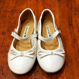 White mary janes- velcro strap